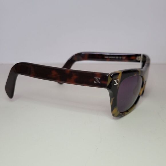 Eyemusement Women\'s Tortoise Zee Sunglasses main image 6